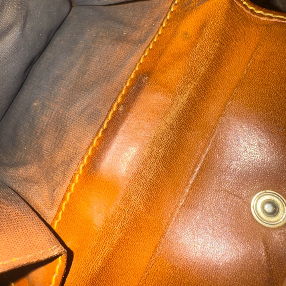 Alviero Martini Tan and Brown Wallet - Picture 3 of 5